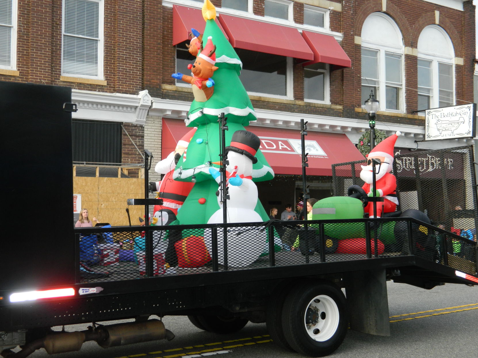 Mooresville Christmas Parade (201).JPG